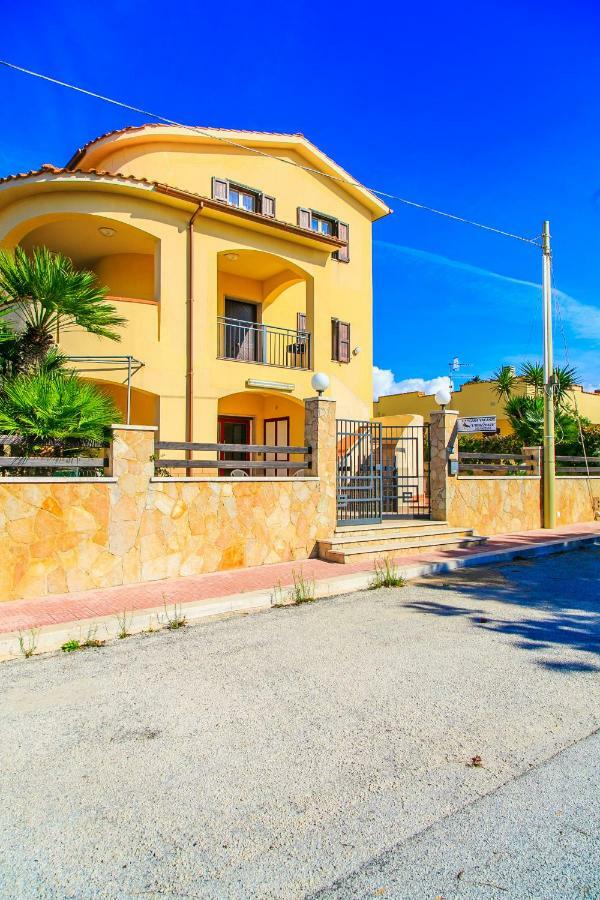 Апарт готель Casa Vacanze L'Orizzonte Вальдеріче Екстер'єр фото